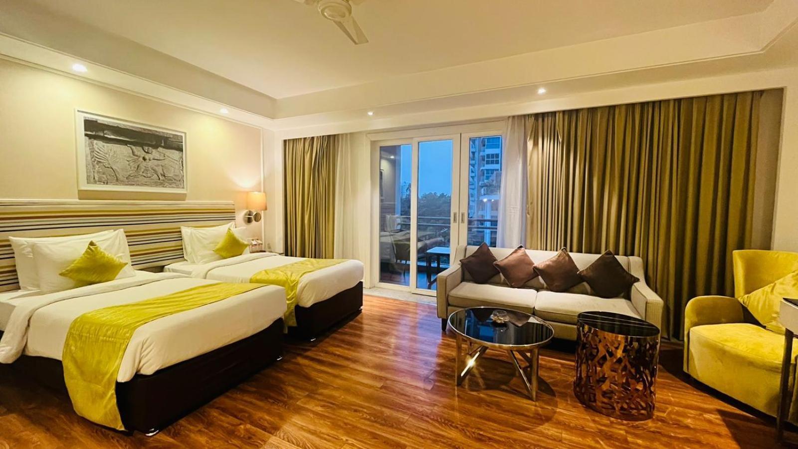 Amanora The Fern & Club Hotel 5*