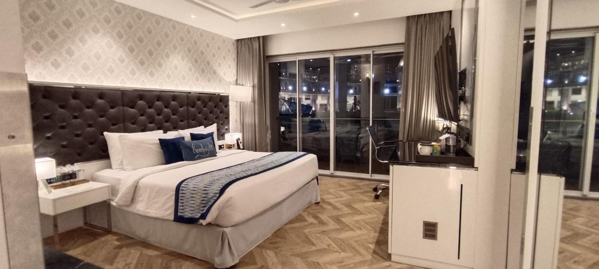 Amanora The Fern & Club 5* Mundhwa