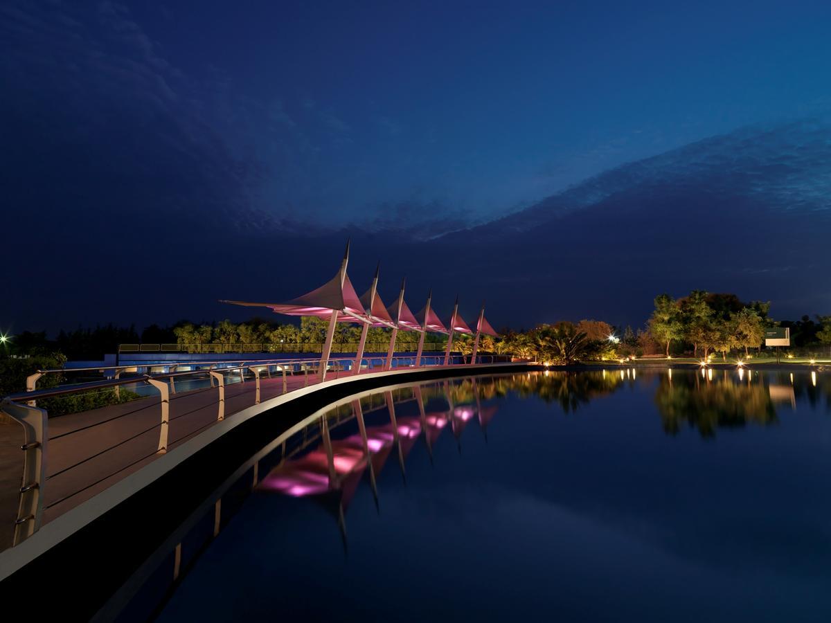 Amanora The Fern & Club Hotel 5*